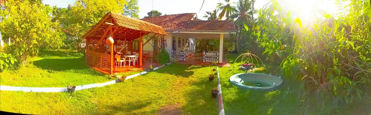 Bed and Breakfast Happy Morning Bliss à Mirissa Extérieur photo